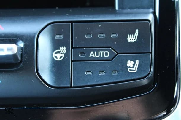 2023 Toyota Landcruiser Sahara image 32