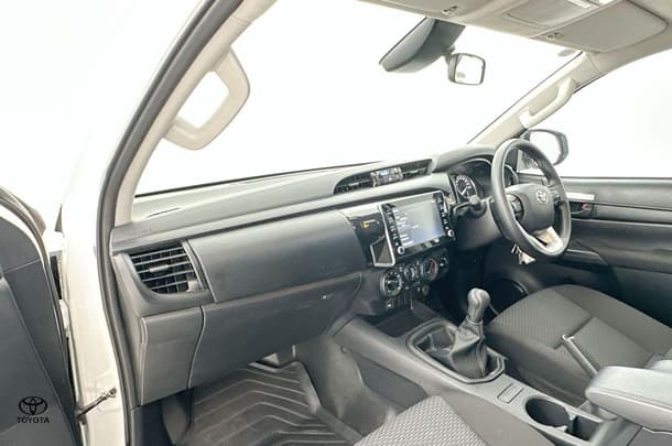 2024 Toyota Hilux Workmate image 16