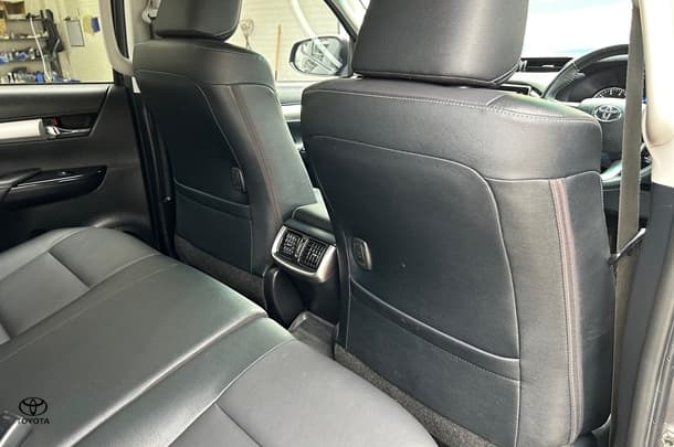 2022 Toyota Hilux 4x4 SR5 image 31