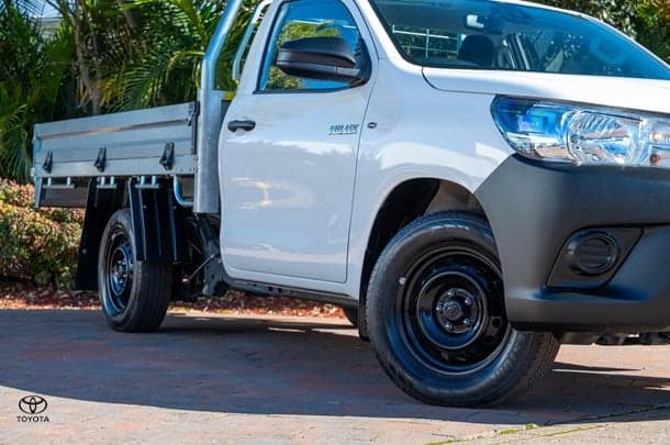 2024 TOYOTA Hilux 4x2 Workmate image 6
