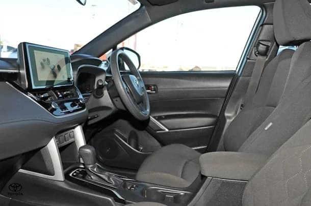 2024 Toyota Corolla Cross Hybrid GX image 10