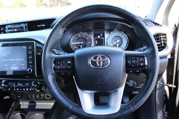2023 Toyota Hilux 4x4 SR5 image 17