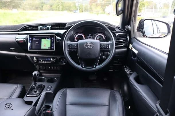 2018 Toyota Hilux 4x4 Rugged X image 12