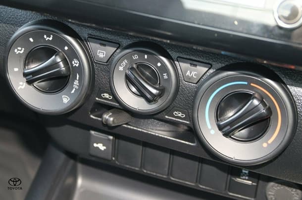 2024 Toyota Hilux 4x2 Workmate image 11