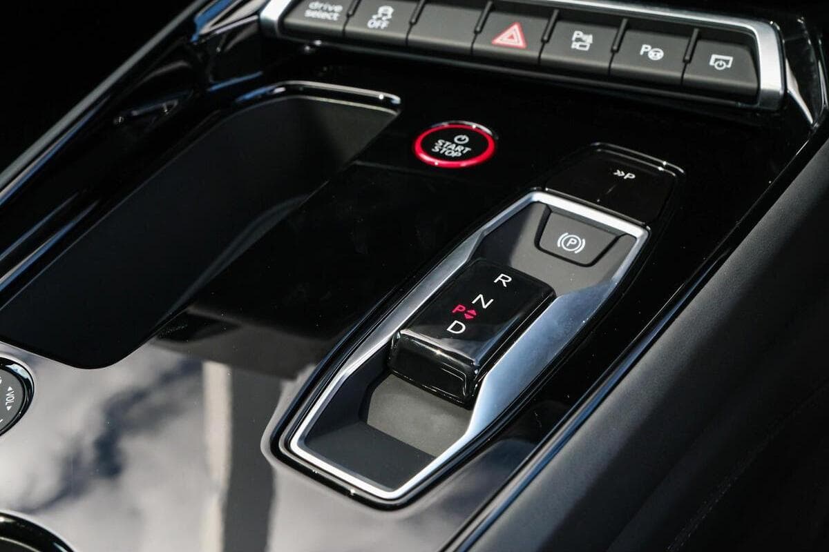 2024 Audi RS e-tron GT Auto e-quattro MY24 image 12