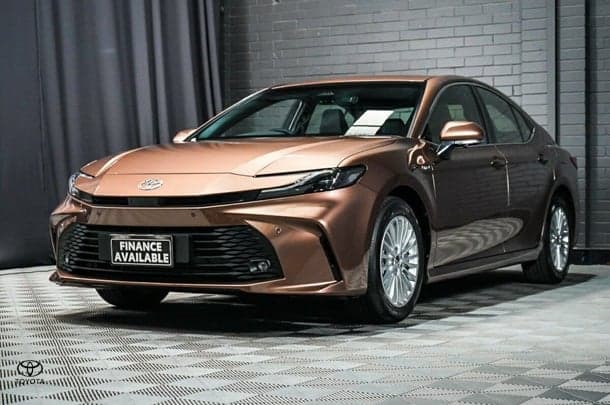 2025 Toyota Camry Hybrid Ascent Sport image 4
