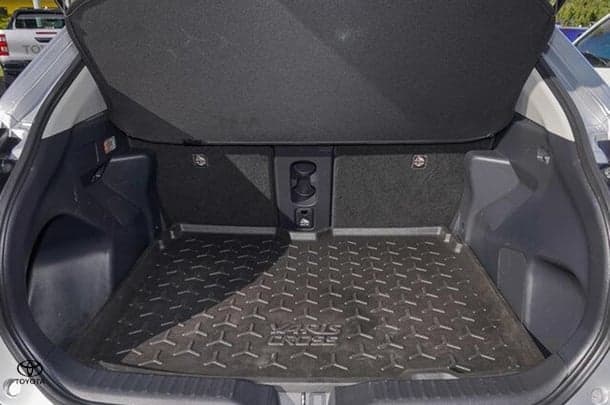2022 Toyota Yaris Cross Hybrid GX image 10