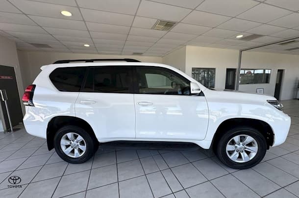 2022 Toyota Prado GXL image 9