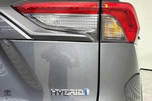 2023 Toyota Rav4 Hybrid GX image 9
