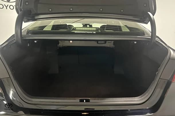 2021 Toyota Camry Hybrid SL image 12