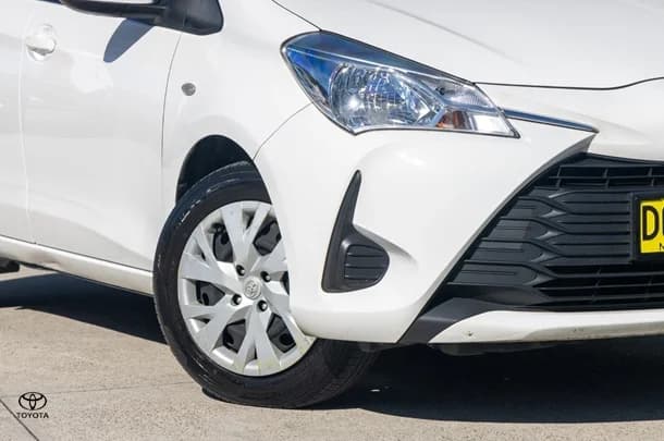 2019 Toyota Yaris Ascent image 6