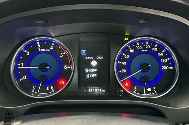 2019 Toyota Hilux SR image 17