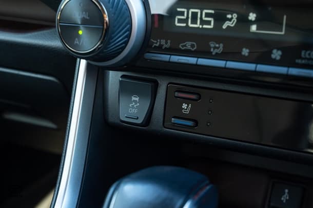 2022 TOYOTA RAV4 Hybrid Cruiser-AWD image 15