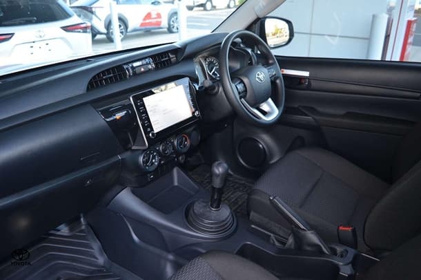 2024 Toyota Hilux Workmate image 19