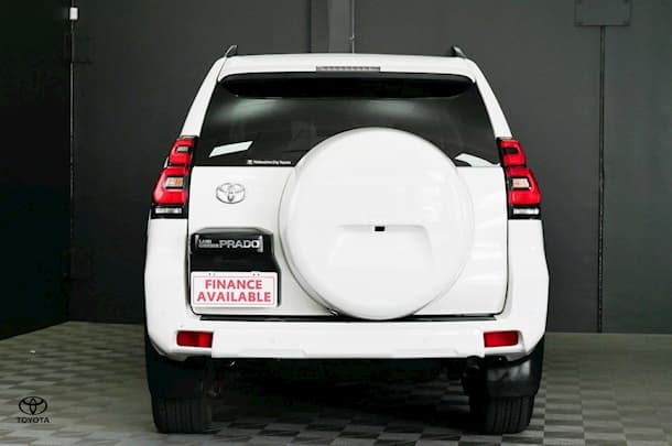 2023 Toyota Prado GXL image 5
