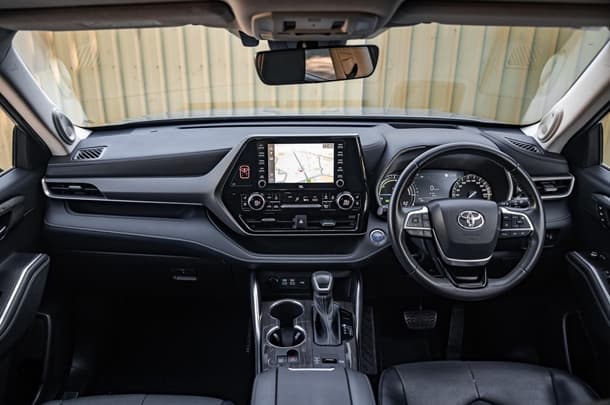 2022 Toyota KLUGER HYBRID AWD GRANDE image 9