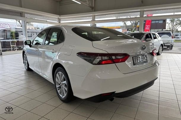 2023 Toyota Camry Hybrid Ascent image 4