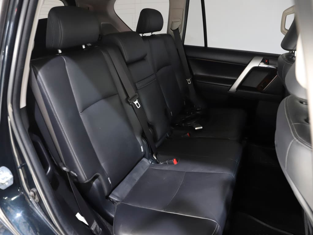 2017 Toyota Prado Kakadu image 26