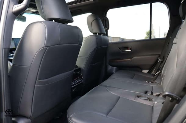 2022 Toyota Landcruiser VX image 25