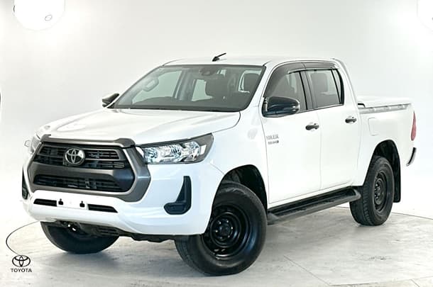 2020 Toyota Hilux SR image 6