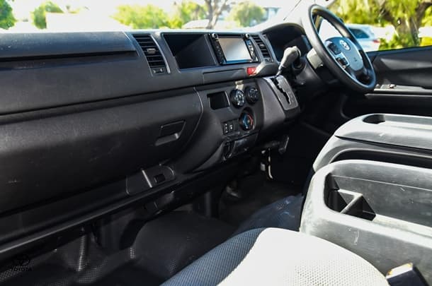 2018 Toyota Hiace SLWB image 11