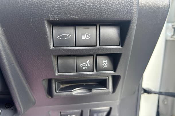 2022 Toyota Landcruiser Sahara image 22