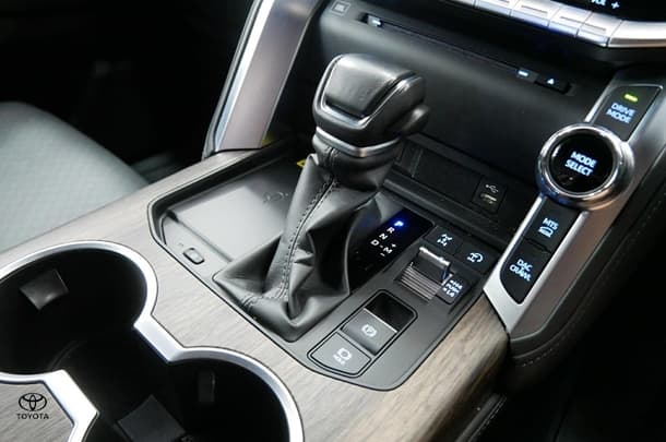 2023 Toyota Landcruiser Sahara image 16