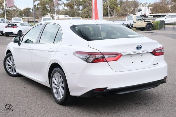 2023 Toyota Camry Hybrid Ascent image 2