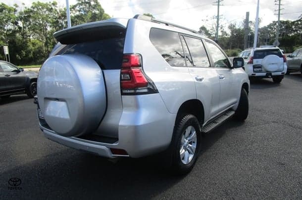 2019 Toyota Prado GXL image 4