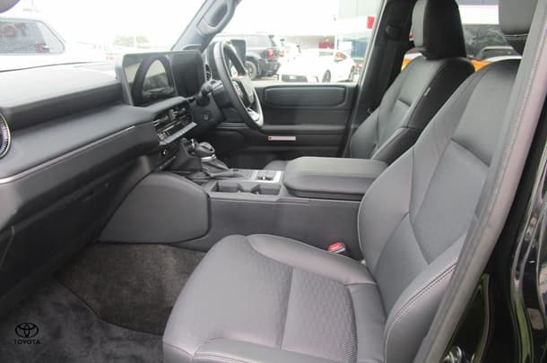 2024 Toyota Prado VX image 12