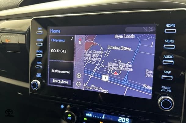 2021 Toyota Hilux SR5 image 3