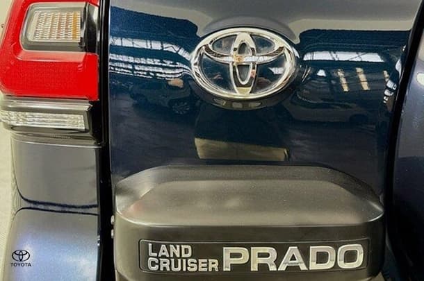 2023 Toyota Prado GXL image 8
