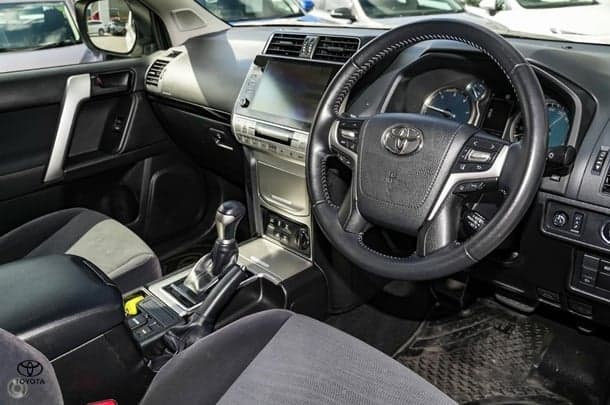 2023 Toyota Prado GXL image 9