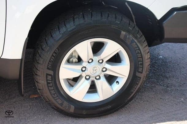 2018 Toyota Prado GX image 10