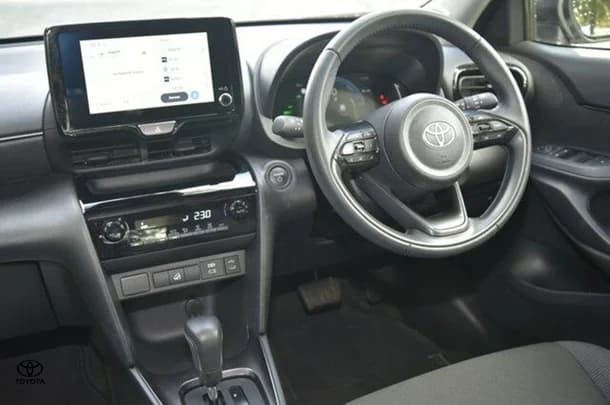 2024 Toyota Yaris Cross Hybrid GX image 3
