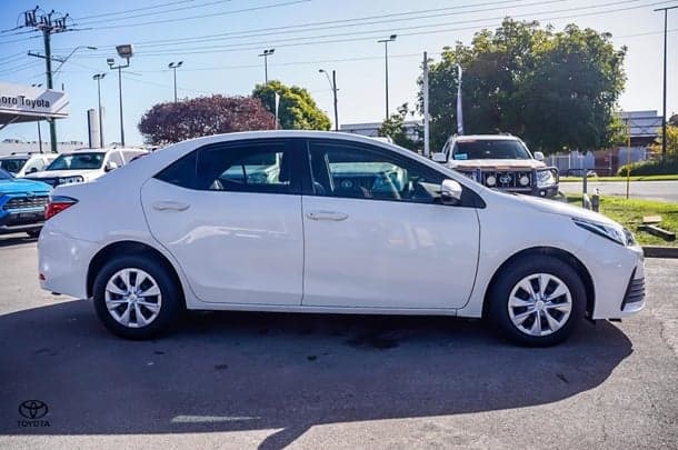 2019 Toyota Corolla Sedan Ascent image 3