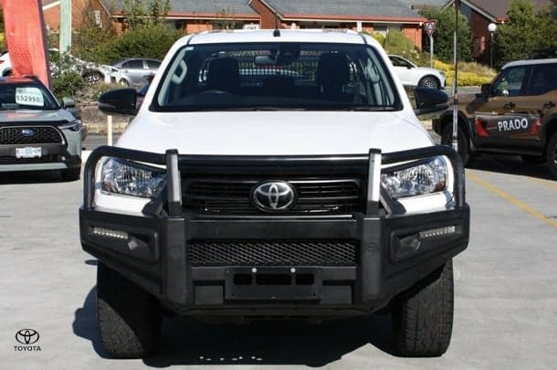 2021 Toyota Hilux SR image 2