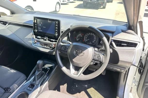 2022 Toyota Corolla Hatch Hybrid Ascent Sport image 13