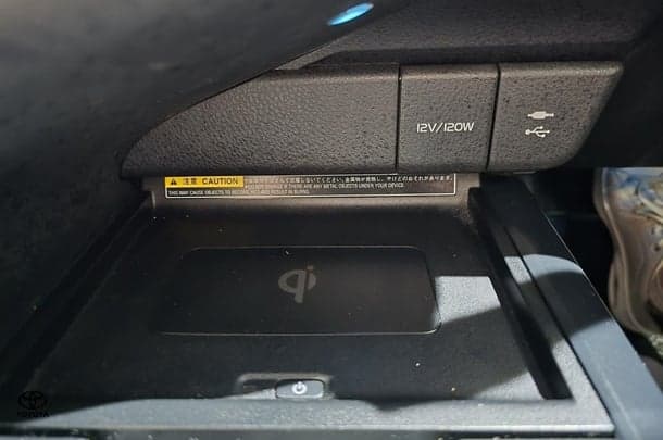 2020 Toyota Camry Hybrid SL image 23