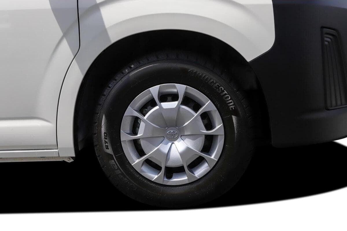 2025 Toyota Hiace Super LWB Auto image 9