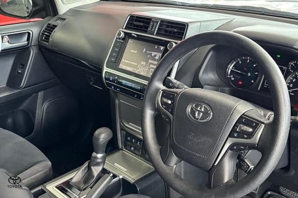 2020 Toyota Prado GX image 5