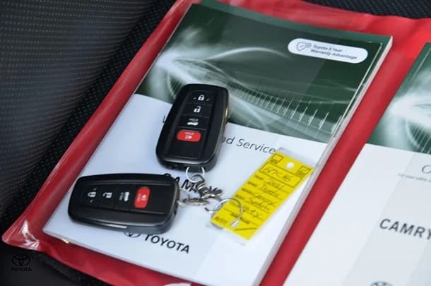 2021 Toyota Camry Hybrid SL image 22