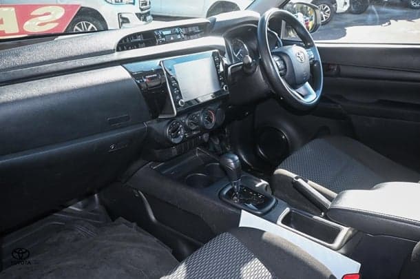 2021 Toyota HILUX Workmate image 8