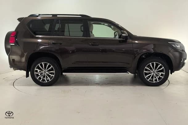 2022 Toyota Prado Kakadu image 10