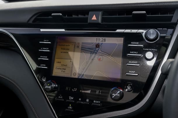 2018 Toyota CAMRY SL image 15