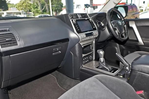 2019 Toyota Prado GXL image 9