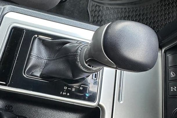 2021 Toyota Prado GXL image 15