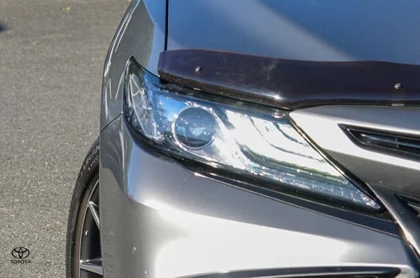 2021 Toyota Camry Hybrid SL image 2