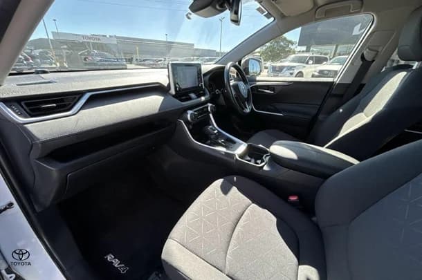 2021 Toyota RAV4 GXL-2WD image 15