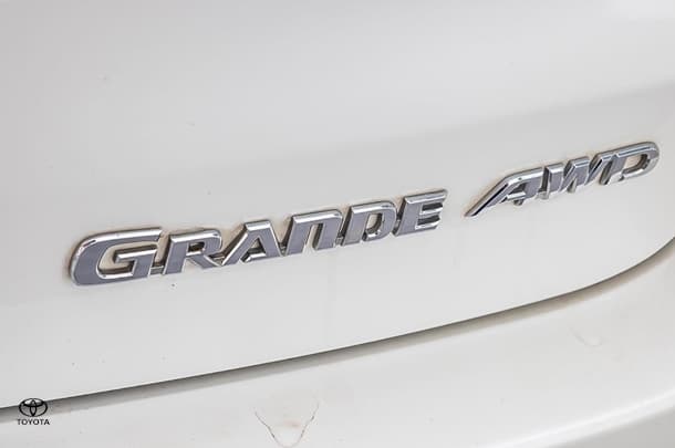 2016 Toyota KLUGER AWD GRANDE image 17